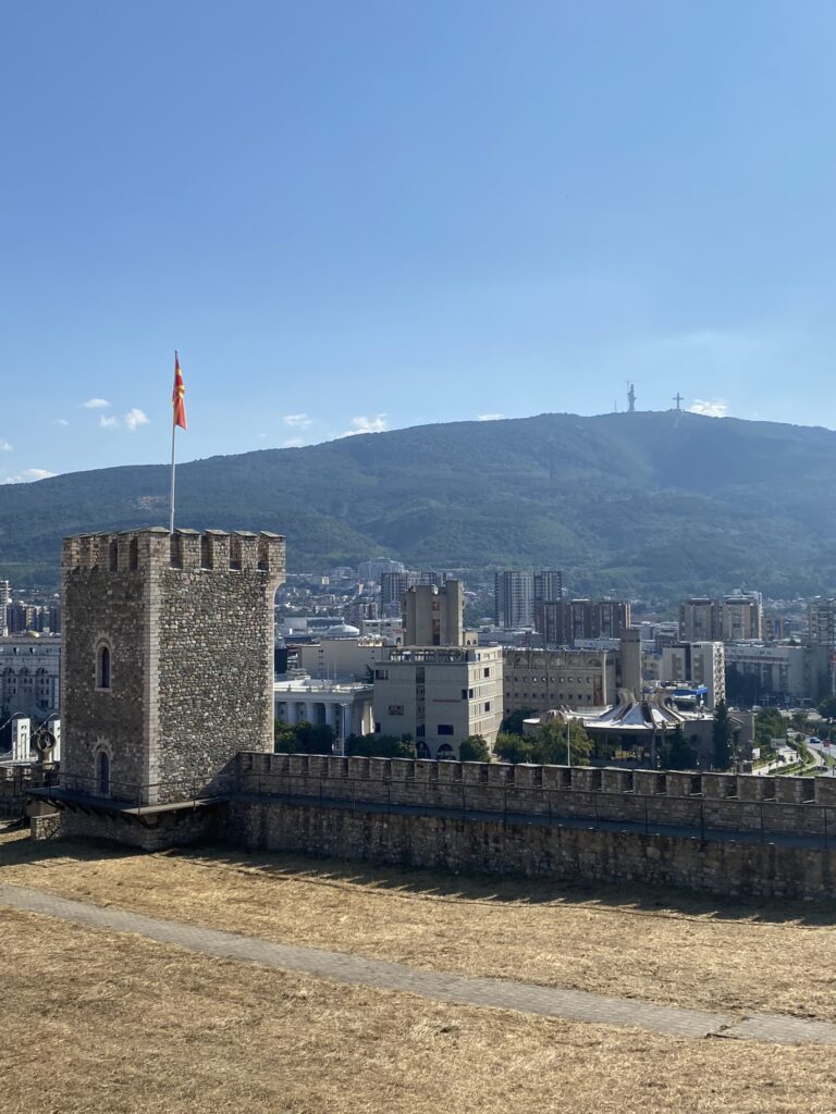 Vista de dentro da Fortaleza de Escopia